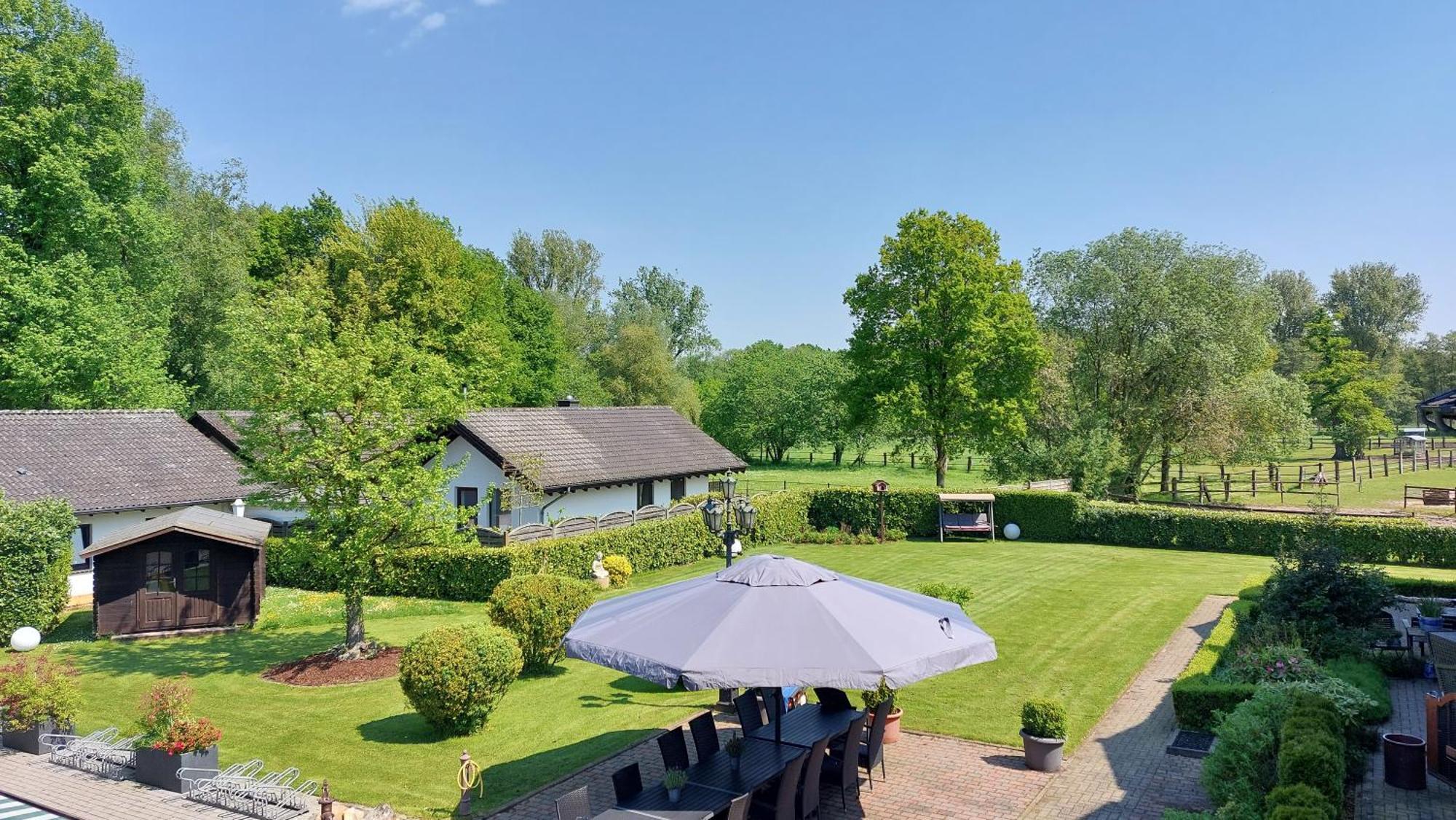 Landhotel Linden Am Venekotensee Niederkruechten Ngoại thất bức ảnh
